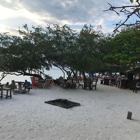 The Exile Sunset Bar & Bungalow Gili Trawangan Esterno foto