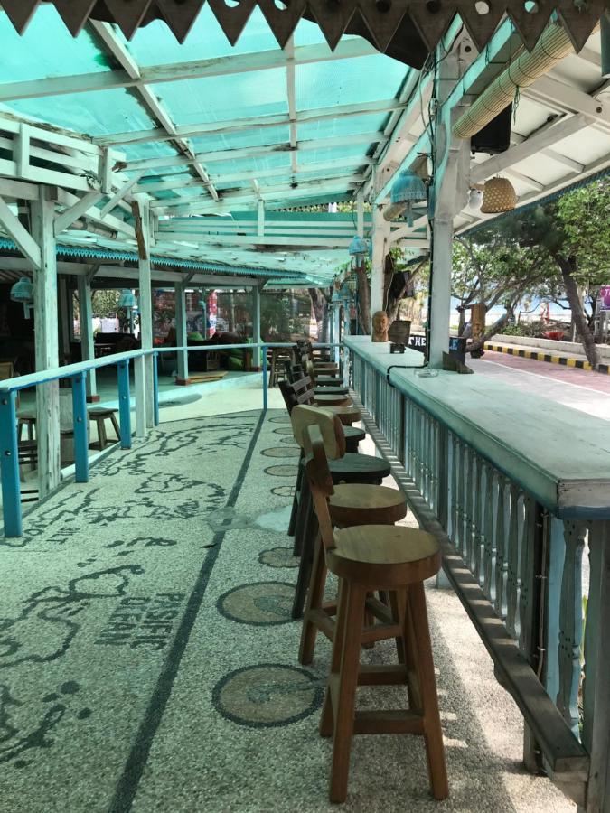 The Exile Sunset Bar & Bungalow Gili Trawangan Esterno foto