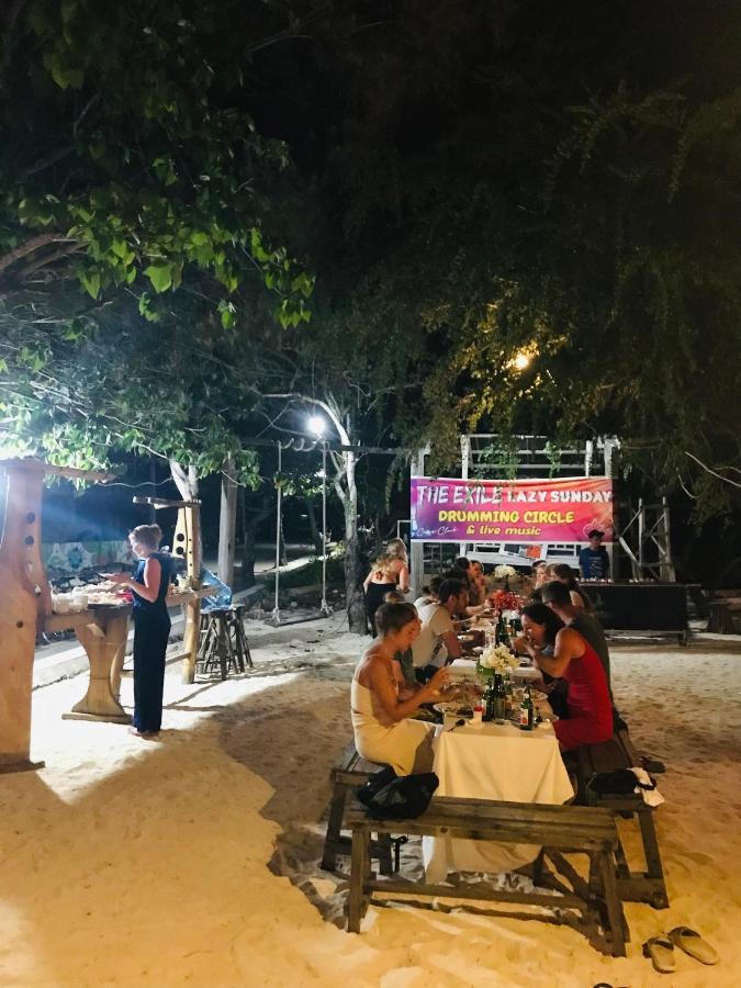 The Exile Sunset Bar & Bungalow Gili Trawangan Esterno foto