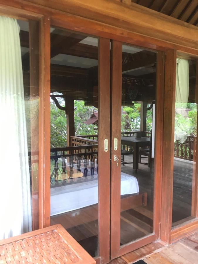 The Exile Sunset Bar & Bungalow Gili Trawangan Esterno foto