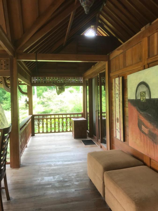 The Exile Sunset Bar & Bungalow Gili Trawangan Esterno foto