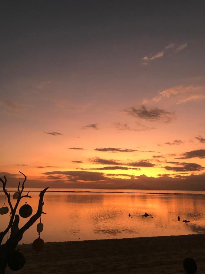 The Exile Sunset Bar & Bungalow Gili Trawangan Esterno foto