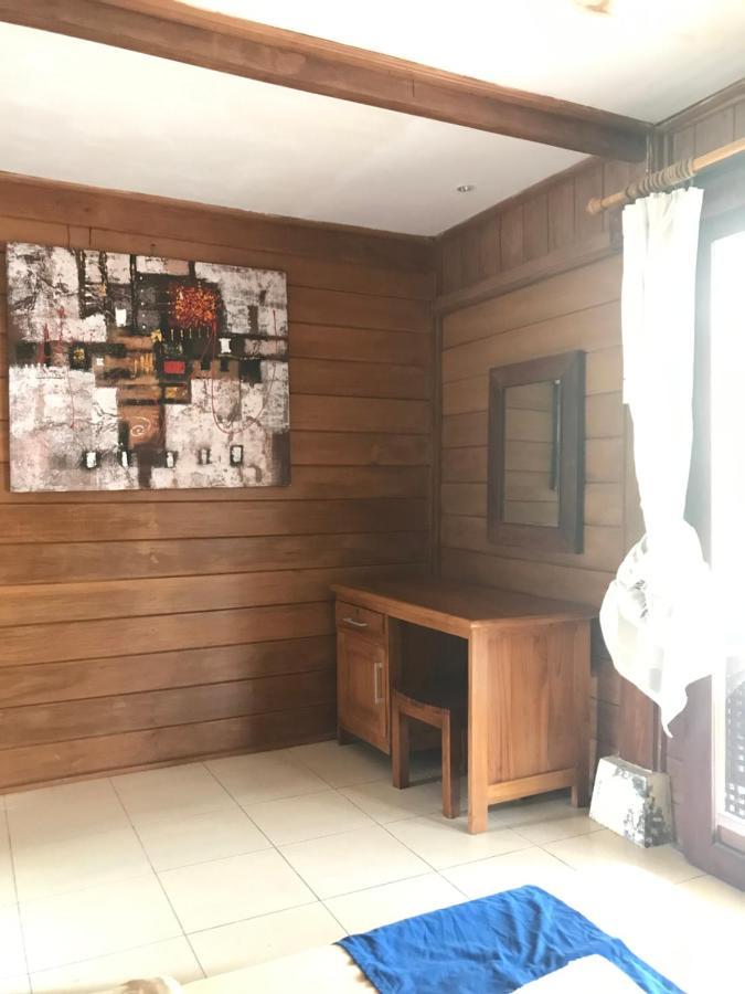 The Exile Sunset Bar & Bungalow Gili Trawangan Esterno foto